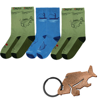 Visser Geschenkbox – 3 Paar Angelsocken & Karpfen Schlüsselanhänger Flaschenöffner